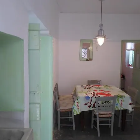 Hidesign Athens Traditional Stone House In Kea's Port بيت للعطل *