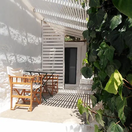 Holiday home Hidesign Athens Traditional Stone House In Kea's Port *