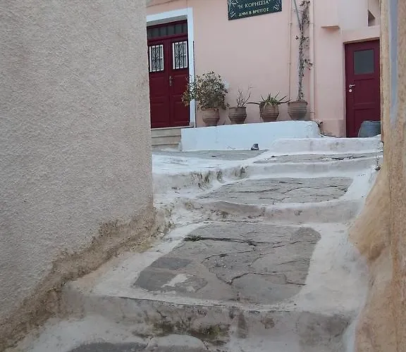 Hidesign Athens Traditional Stone House In Kea's Port Koriszía