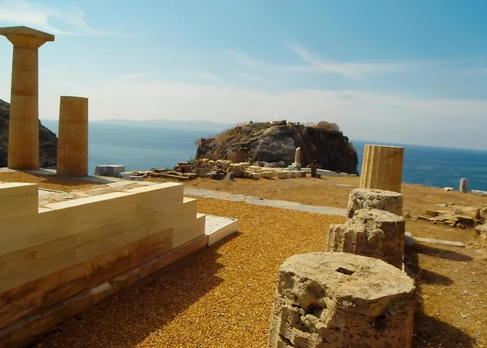 Hidesign Athens Traditional Stone House In Kea's Port Koriszía